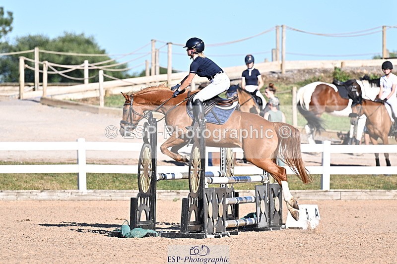 250708A-181342-00437 - 90cm Classes