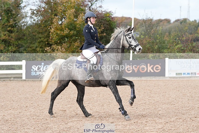 251026-120900-02332 - Cls 4 Pony Winter Novice + 80cm Open