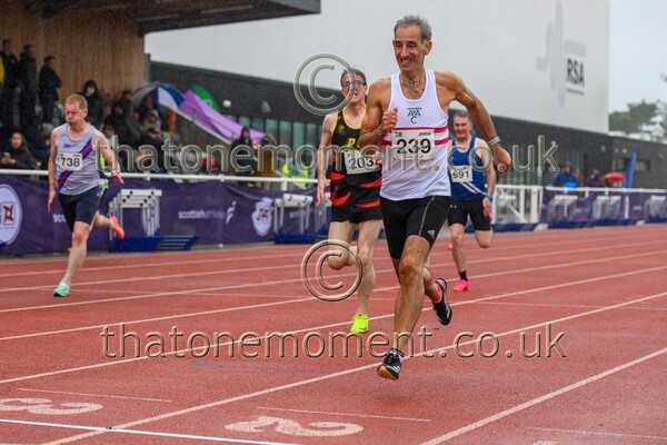 ComMast25-910308 - Track Male Set One