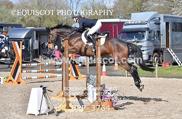 BPP_3764 - CLASS 3 FRI Senior British Novice/ 90cm Open