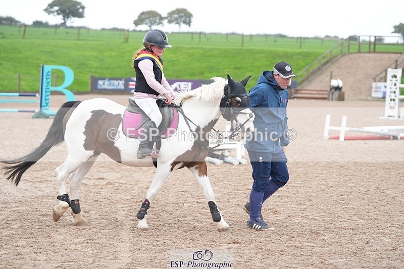 250920-160247-01545 - Cls 21 Pony Intro 80cm Derby