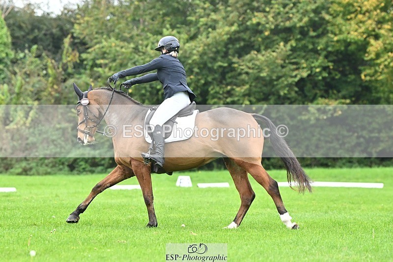 241024-134053-04180 - 328-Zara.Head-FOURFIELDS.LOVEHEART