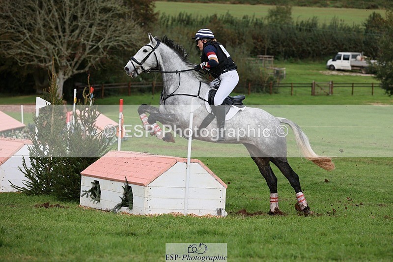 231021-135841-17210 - 445-CRUISING.BORO-Lucy.Knight-SC+XC