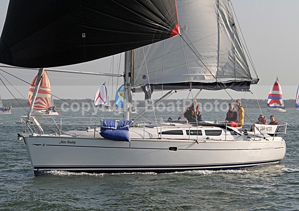100619 MISS REALITY GBR1470R IMG_3587 - ROUND THE ISLAND RACE 2010