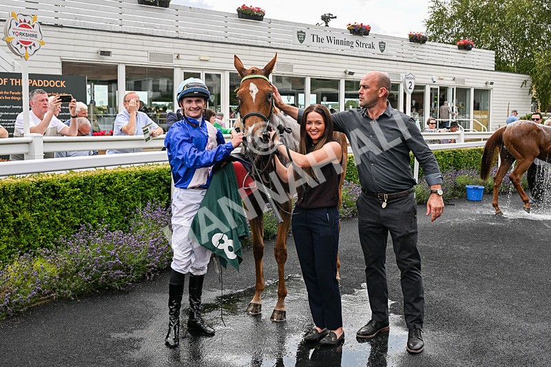 220726-Race 1-Missouri Waltz-3516 - Race 1 14.07pm Download The Raceday Ready App Restricted Maiden Stakes