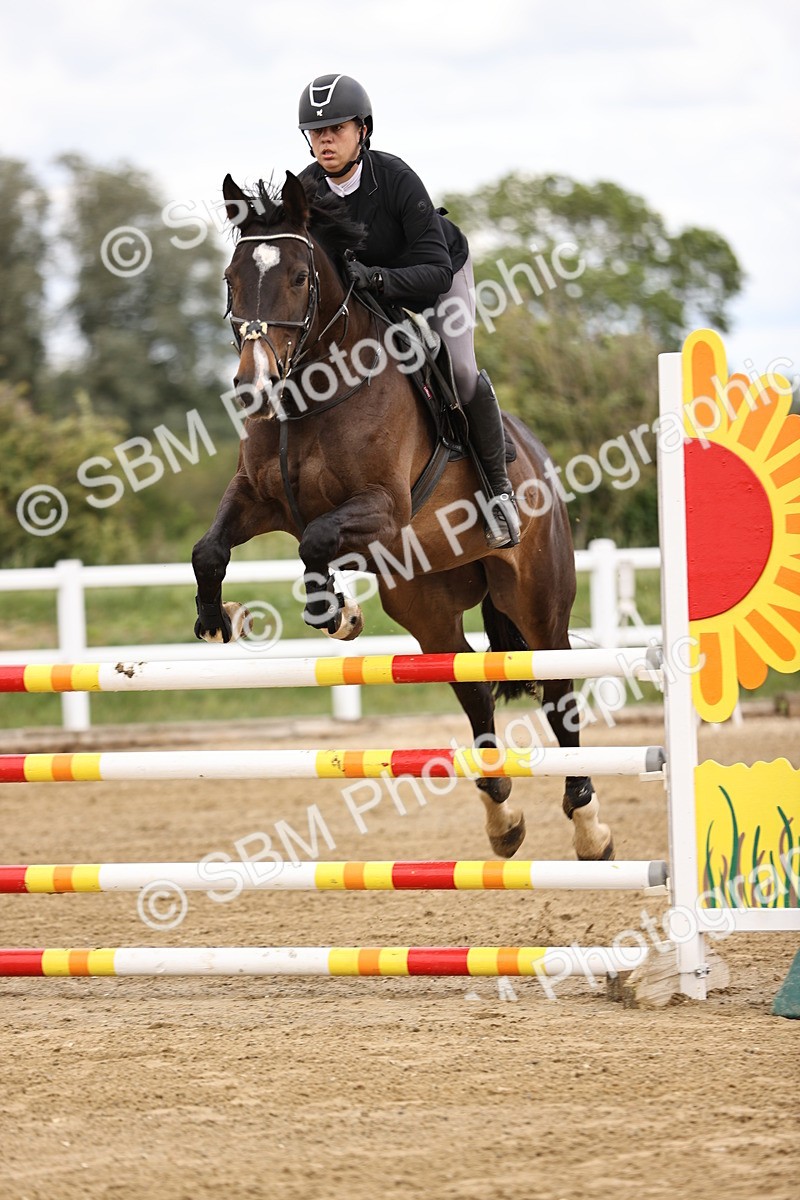 SBM_002981 - Class 11 - Senior Newcomers - 1.10m