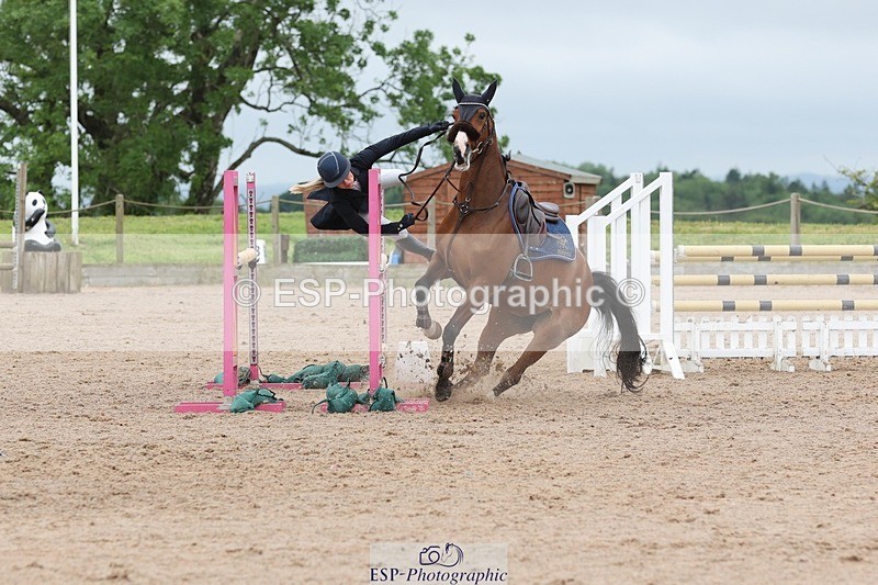 250524-093909-03893 - Cls 13  A&B 1.05m & 1.10m open