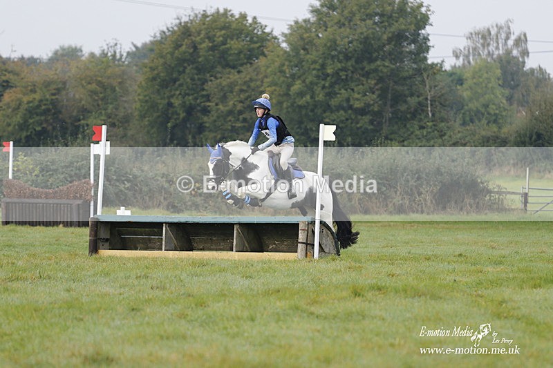 WWHT 171021 0657 - Novice Restricted (0.80m)  17/10/21