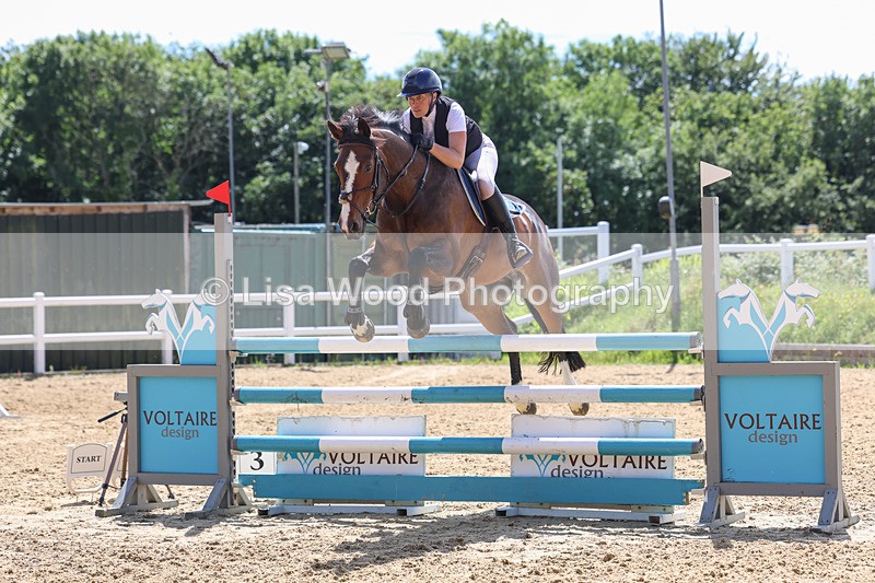3E7A7486 - Class 8: Senior Newcomers/1.10m open