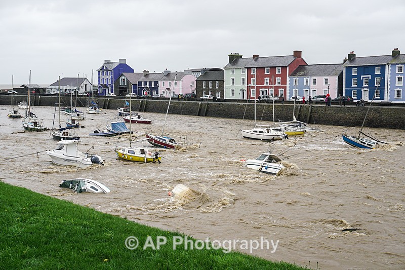 ACP04767-1 - Aberaeron Harbour, during storm Callum 13/10/2018