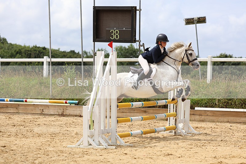 3E7A3591 - Class 8: 80cm Junior