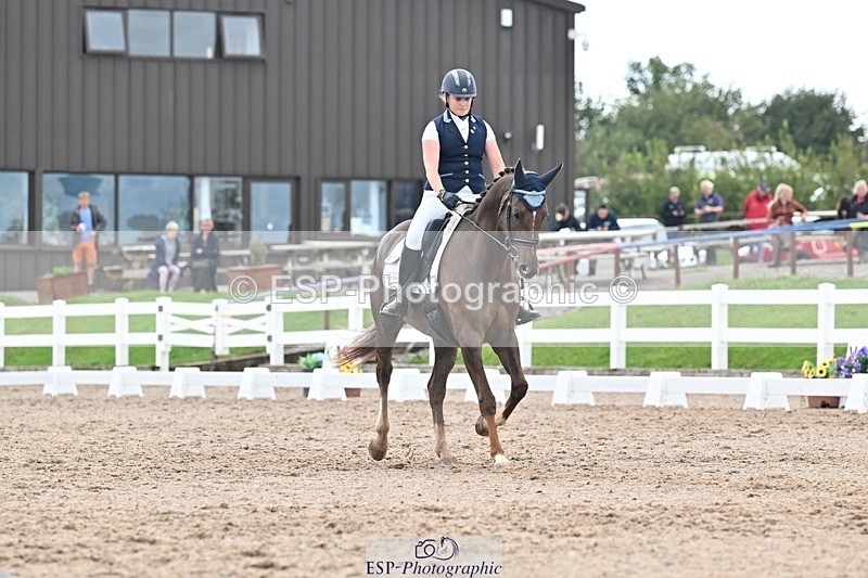 250907-135219-08610 - 006-Verity.PerryVogue