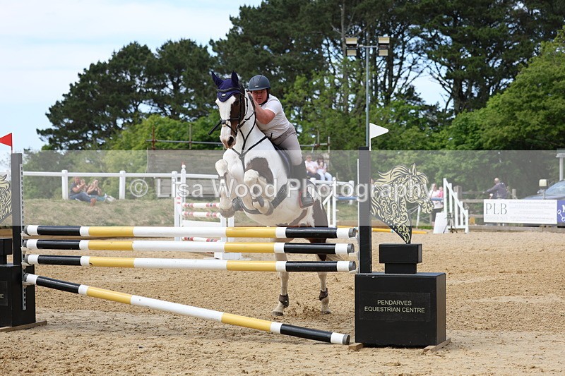 3E7A7082 - Class 7: Senior Newcomers/1.10m open