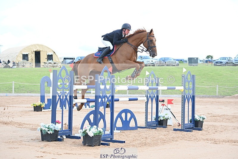 230721A-104353-05421 - Cls 6, 2 Star Medium 1.35m