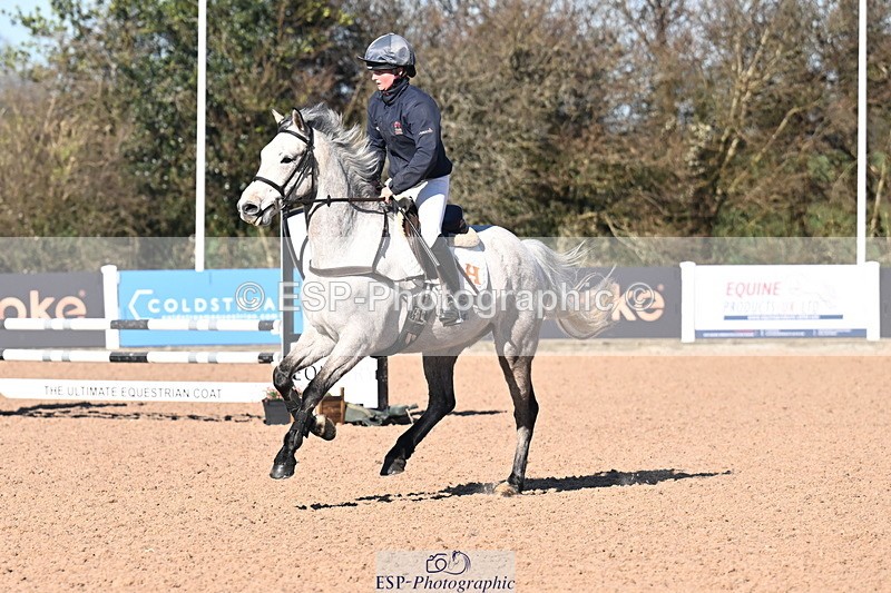260318B-100034-00036 - Clear Round & Brit Nov 90cm