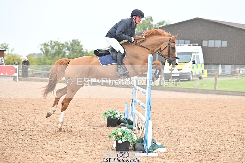 251003-121405-00681 - Cls 2 Newcomers and 1.10m