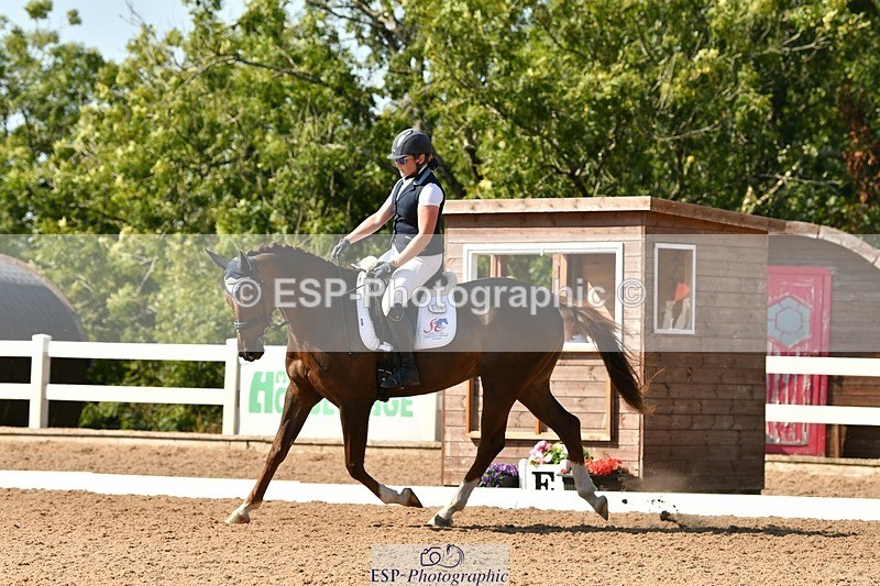 250817-154657-11324 - 214-Verity.PerryVogue