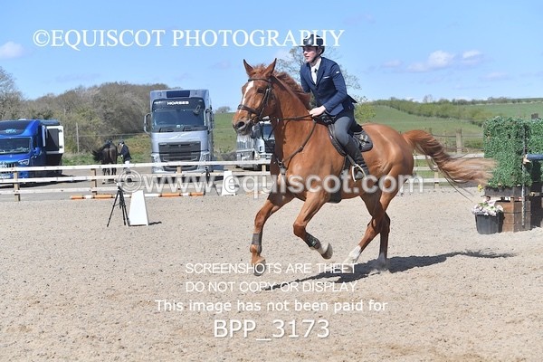 BPP_3173 - CLASS 14  Senior Newcomers/ 1.10m Open