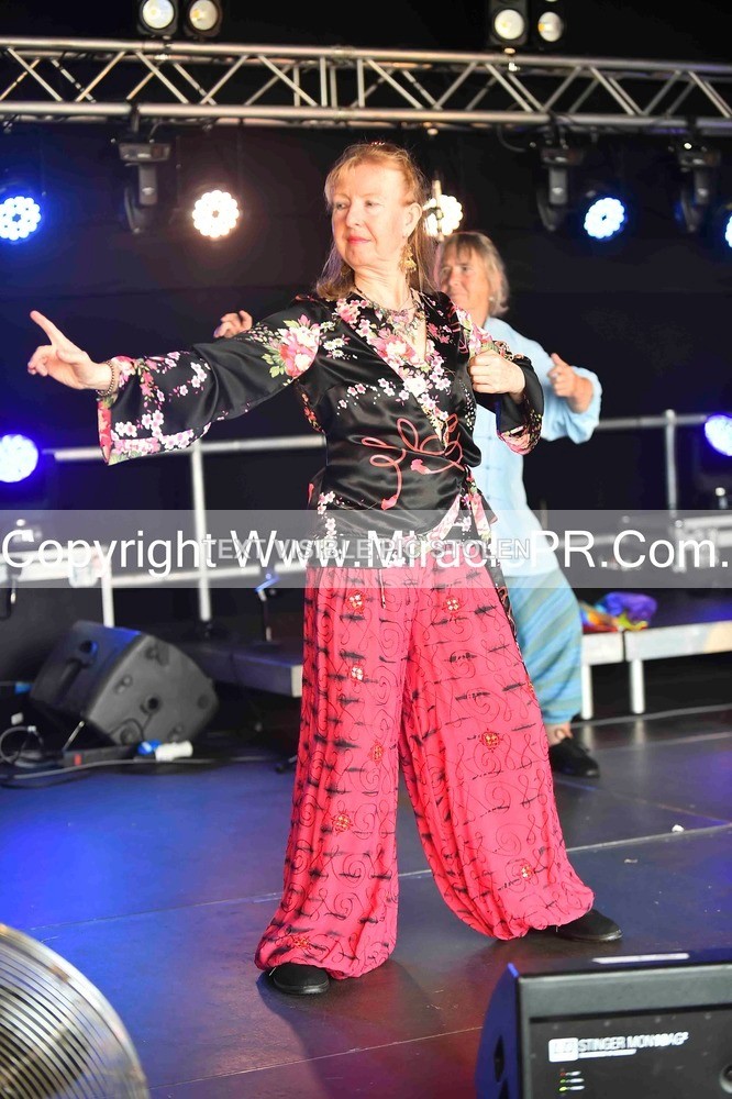 SH4_0011 - Tai Chi with Lisa Kay.
