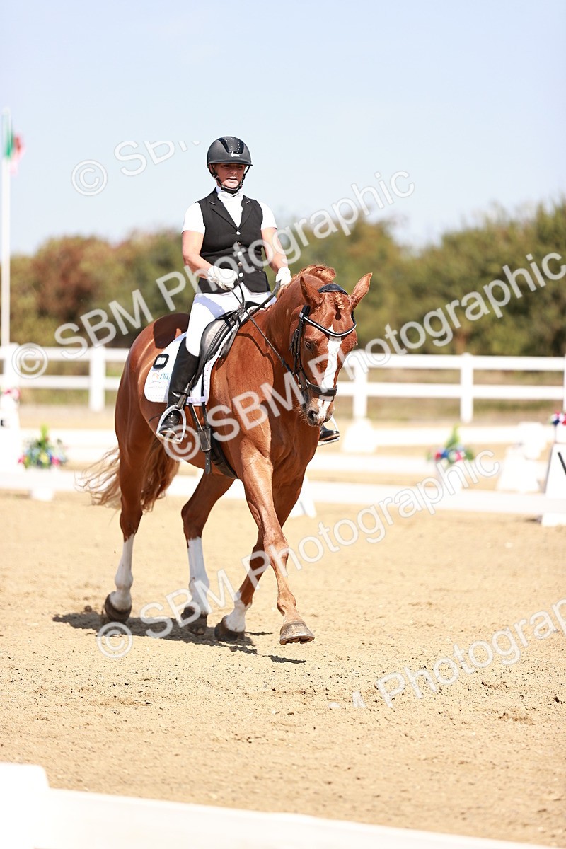 SBM_004571 - Class 12 - Novice 5 - 10.31-11.41