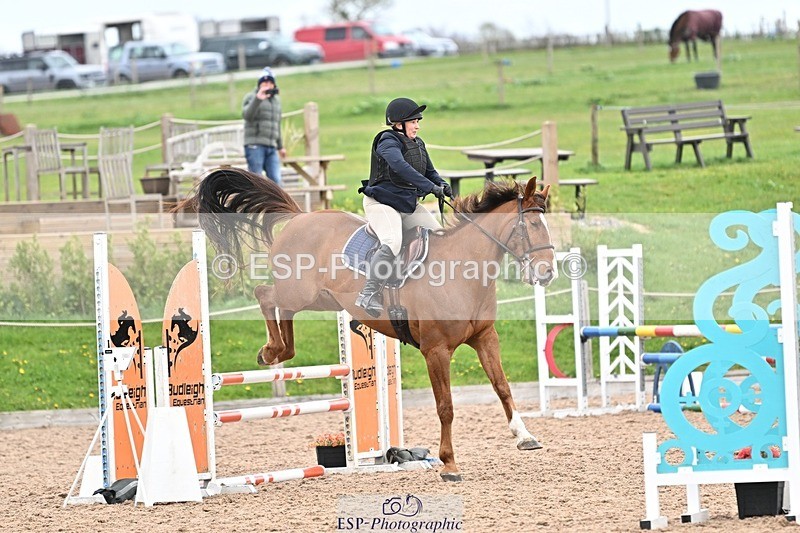 250414-111318-00390 - 90cm Round 1