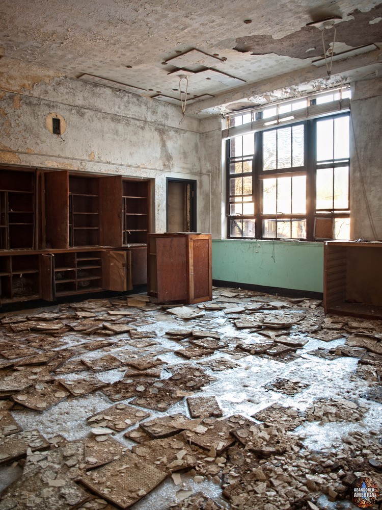 Undercliff Sanatorium (Meriden, CT) | Icy Asbestos Tiles - Undercliff Sanatorium