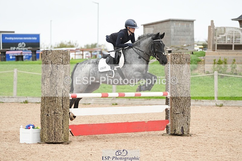 250920-114346-00781 - Cls 9 Pony Newcomers and 1m