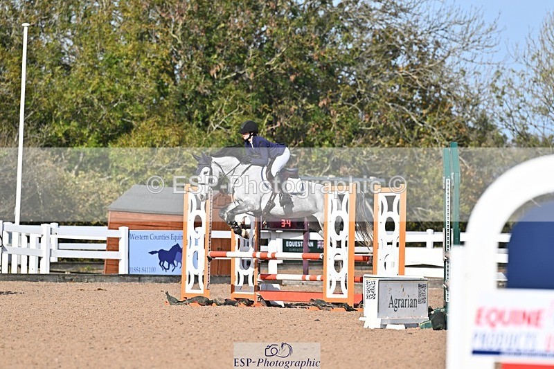 261028-110540-00176 - British Novice and 90cm