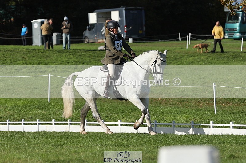 251024A-143914-14256 - G-572-Laura.Pitman With Trot Up