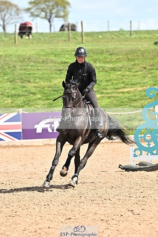 250416-131119-00946 - Cls 4 Newcomers and 1.10m