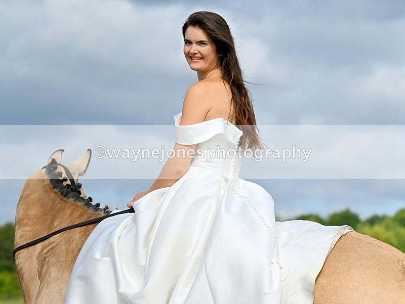 WJ7_6199-001 - Zoe & Fred Wedding Dress Shoot 09-08-25