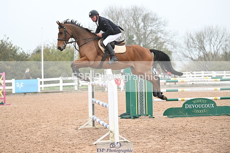 241102A-120959-04490 - SAT Cls 15 Foxhunter and 1.20m Open