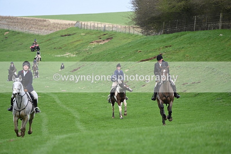 WJ6_9250 - Line Three