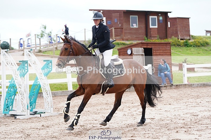 250524-121154-06544 - Cls 21 A&B Snr Disco & 1.00m Open