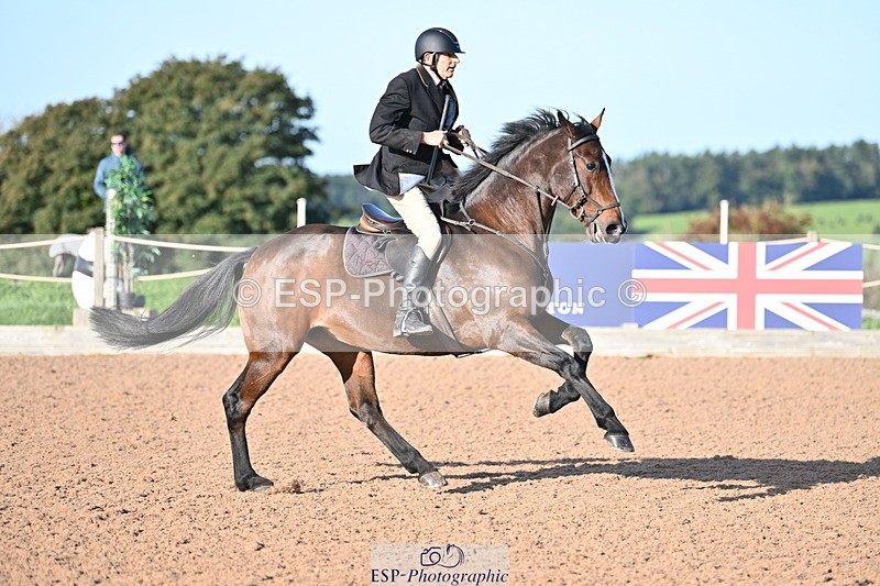 231015A-100330-07129 - Cls 28 Newcomers & 1.10m Open