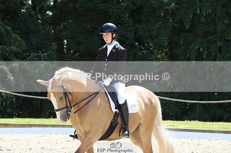 230811-130942-01501 - Adv Medium Silver Presentations