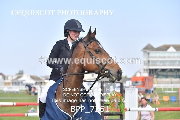 BPP_7261 - CLASS 3 Andrew Hamilton Coach, RHS Foxhunter Championship Qualifier