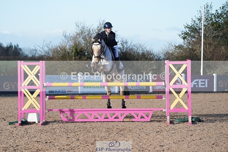 251130-122737-01181 - Cls 9 Pony Fox & 1.10m Open