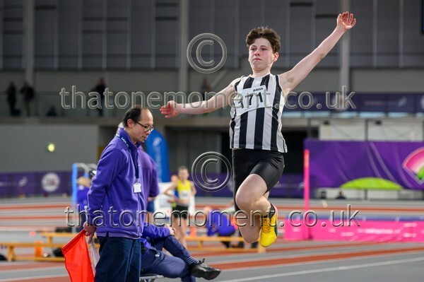 AgeInd25SAT-910955 - Field Male