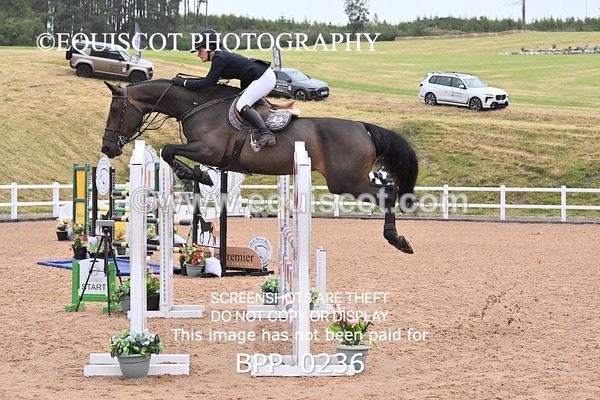 BPP_0236 - CLASS 25 SUN HOYS Redpost Equestrian Senior Foxhunter Second Round