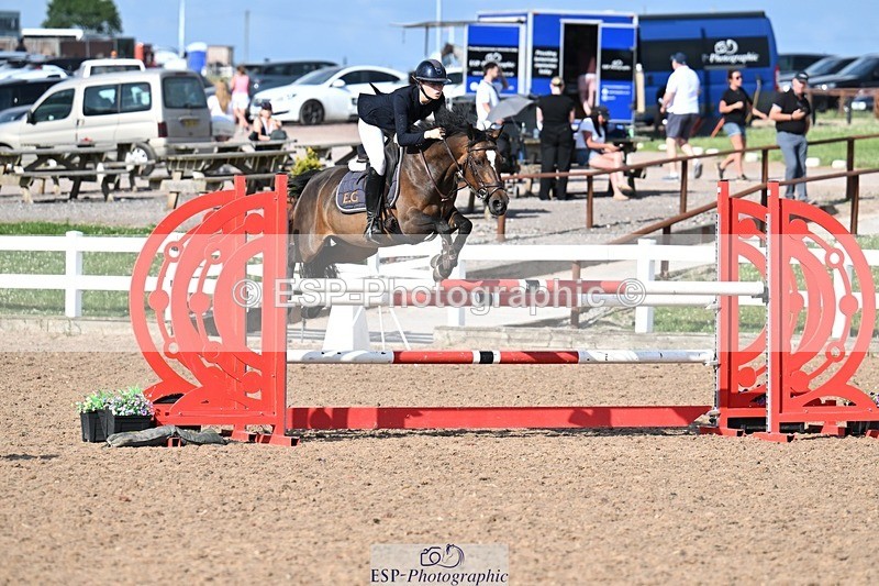 260627-180216-05917 - Cls 27 Foxhunter and 1.10m