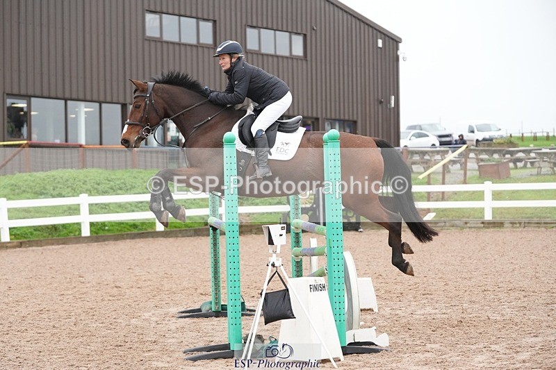 251107-130725-00864 - Cls 5 Newcomers and 1.10m Open