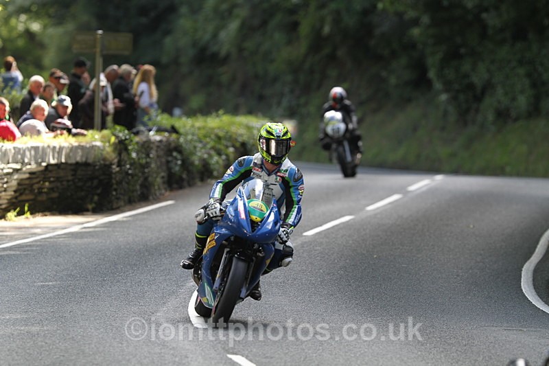 FOM_1066 - Classic TT Lap of honour