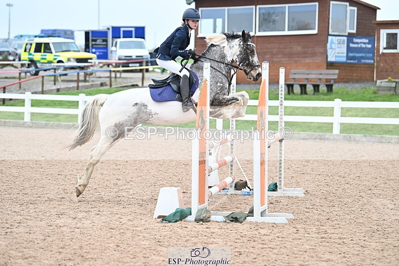 240128A-121655-00818 - Cls 4 Pony Newcomers and 1m Open