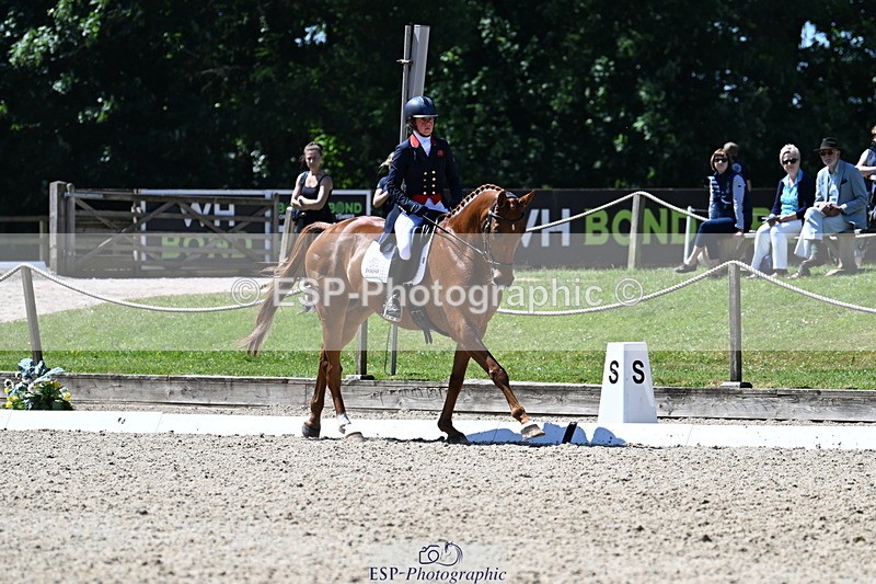 250522A-122452-03722 - C-202-Kitty.King-MBF.REDHOUSE.EVOQUE