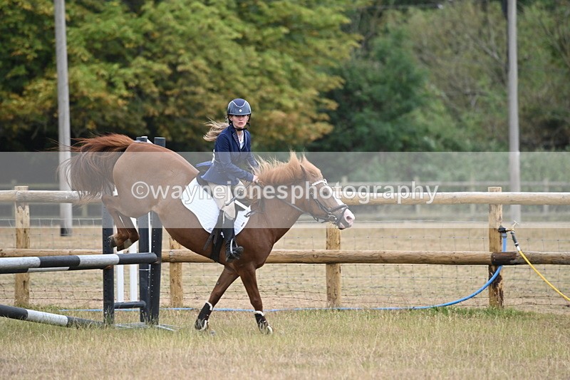 WJ6_0928 - Class 14 Intermediate Jumping 75cm
