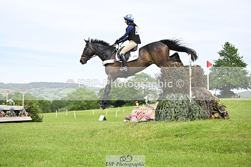 240525-153055-16801 - 220-BALLINAMURRA_FLARE_STAR-Mary_Mason