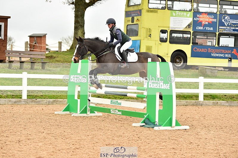 231122A-124404-00335 - Cls 4 Newcomers & 1.10m Open