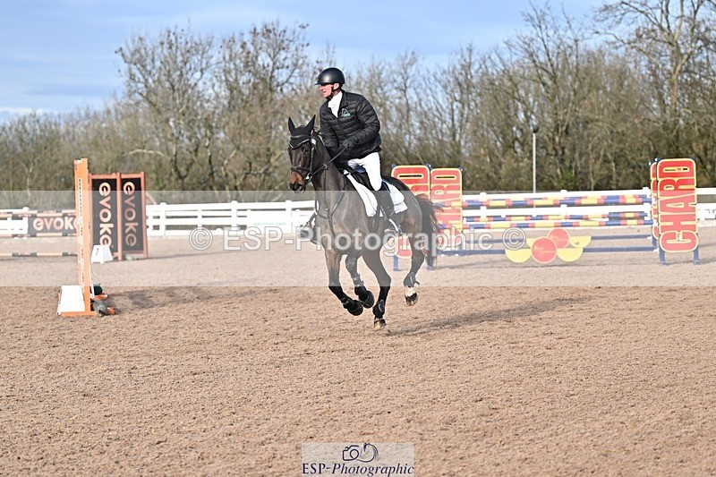 251126-122341-00439 - Cls 4 Newcomers and 1.10m