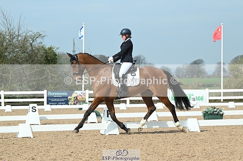 250403-103311-01450 - 036-Abbie.Newbury-Seagry.Viceroy